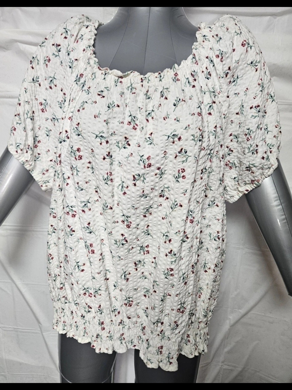 Falls Creek White Floral 2X Smocked Puff Sleeve Blouse